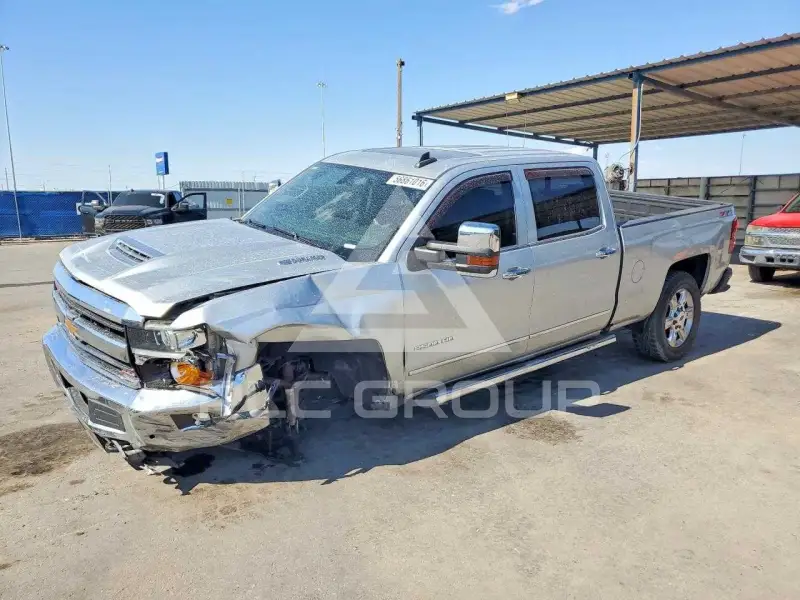 2018 Chevrolet Silverado фото