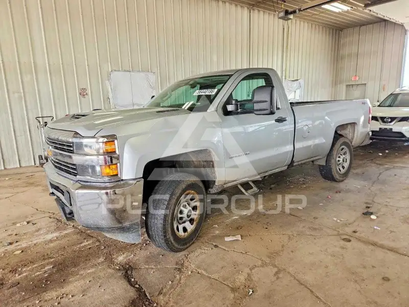 2018 Chevrolet Silverado photo
