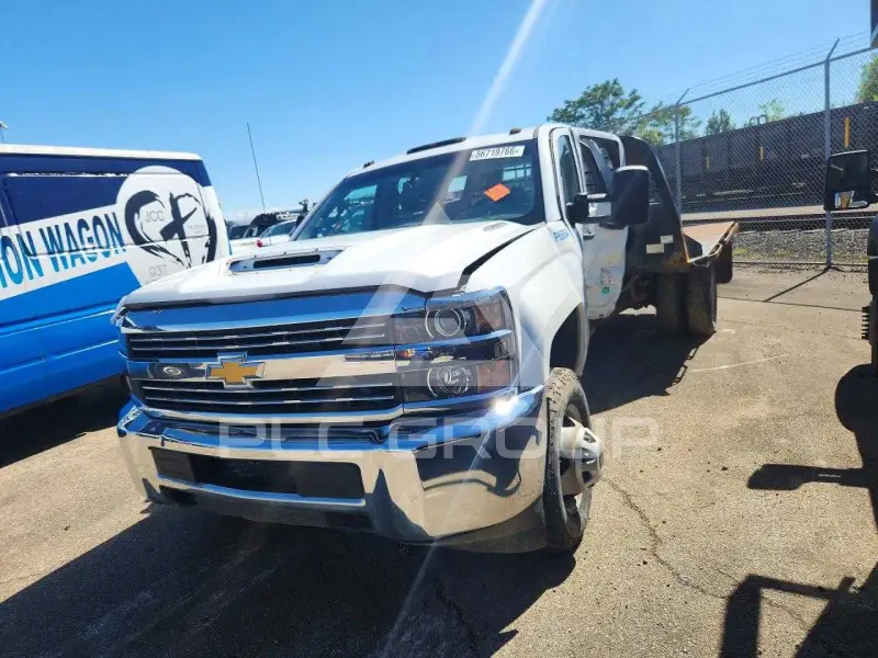 2018 Chevrolet Silverado фото