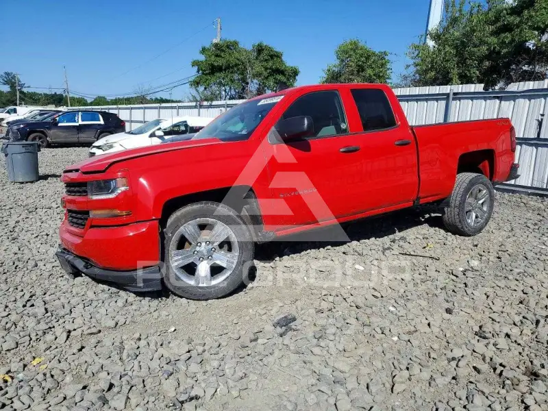 2018 Chevrolet Silverado photo