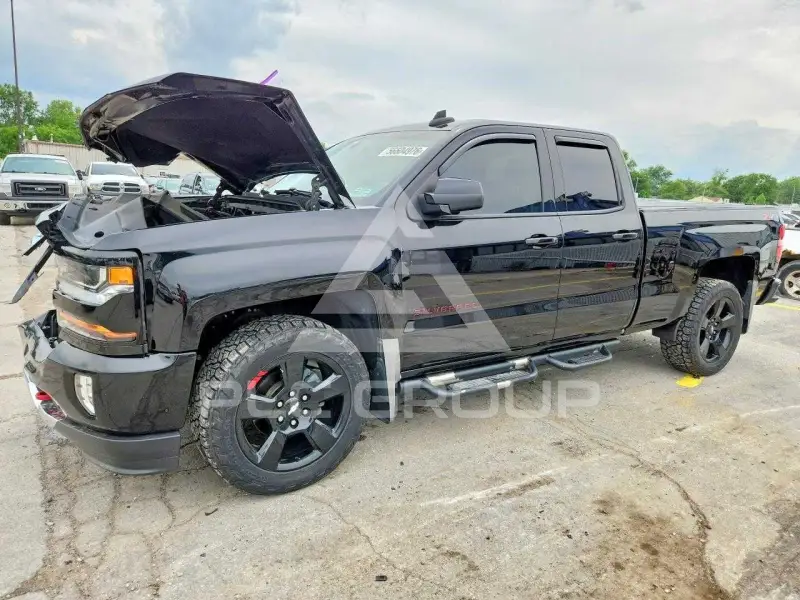 2018 Chevrolet Silverado photo