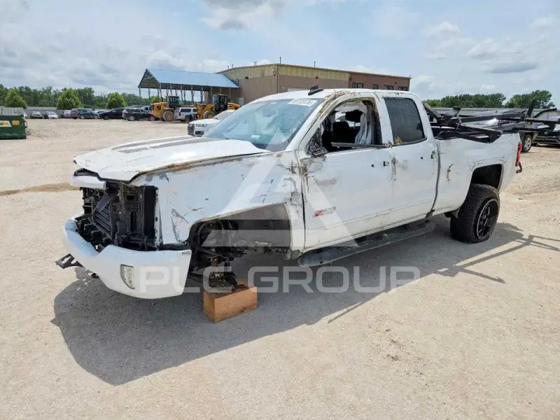 2018 Chevrolet Silverado photo