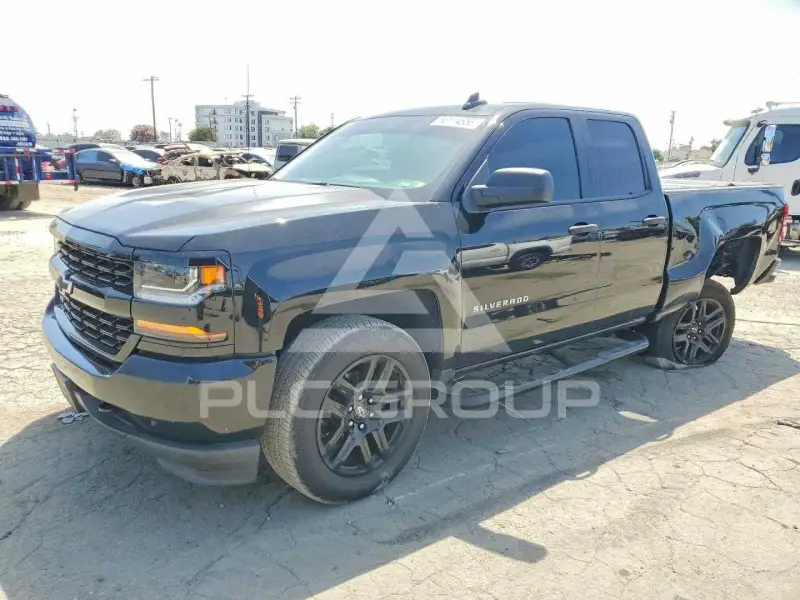 2018 Chevrolet Silverado photo