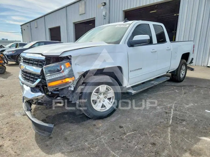 2018 Chevrolet Silverado photo