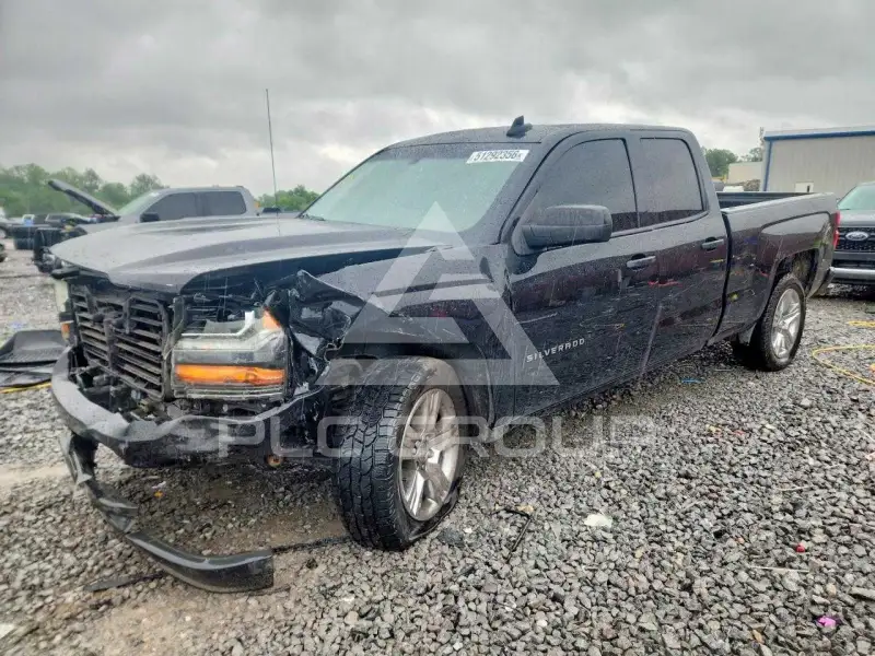 2018 Chevrolet Silverado photo