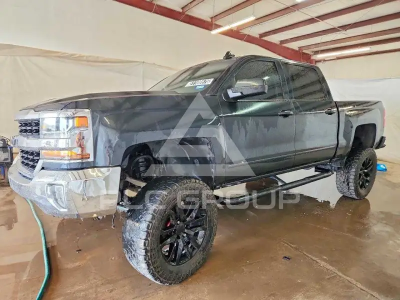 2018 Chevrolet Silverado photo