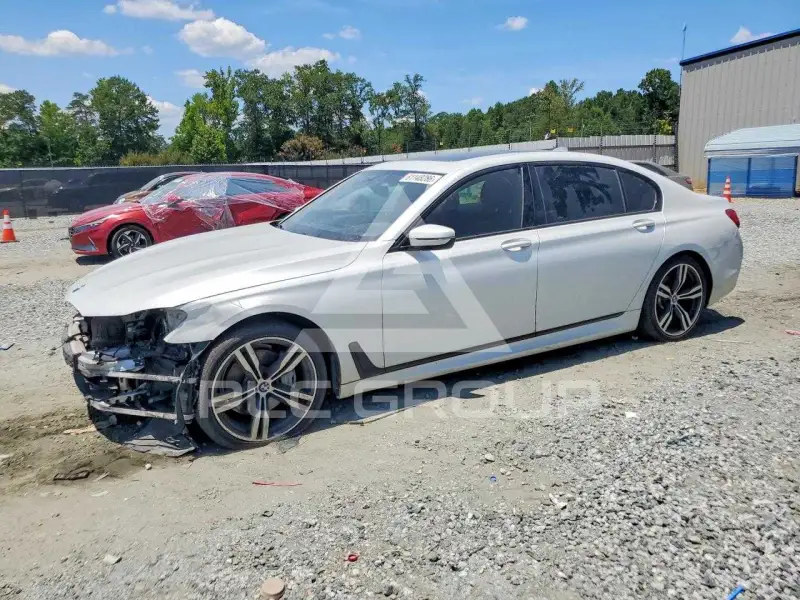 2018 BMW 740 фото