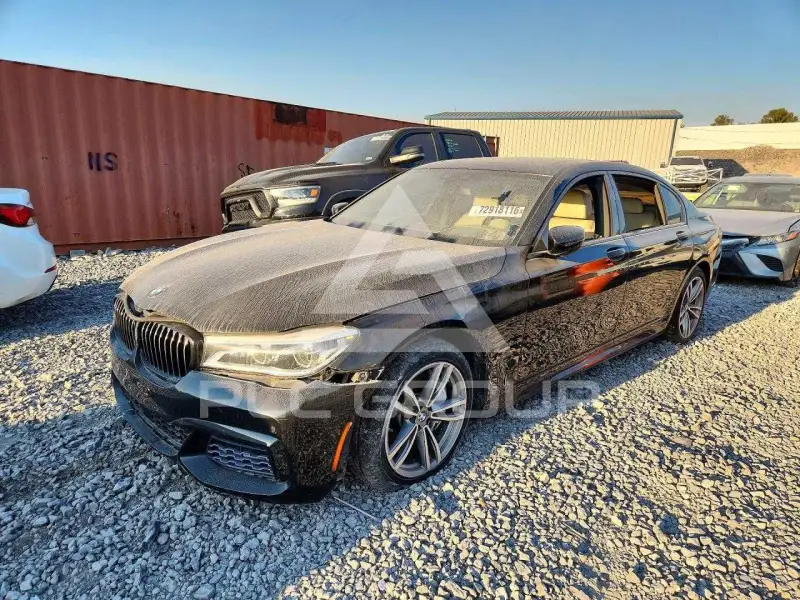 2018 BMW 750 фото