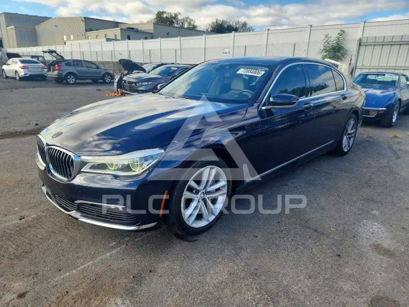 2018 BMW 750 фото