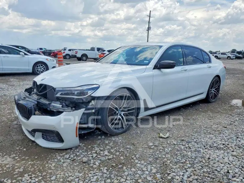 2018 BMW 750 фото