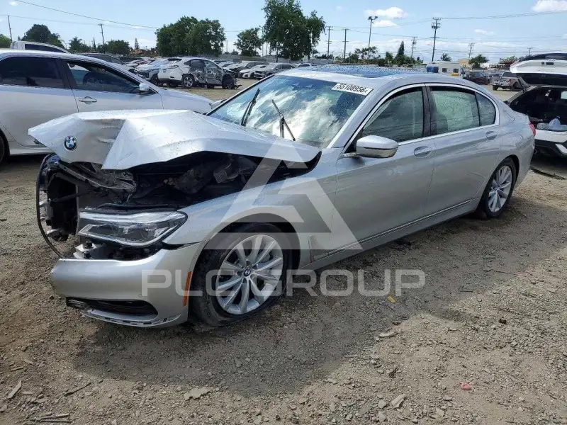 2018 BMW 750 фото