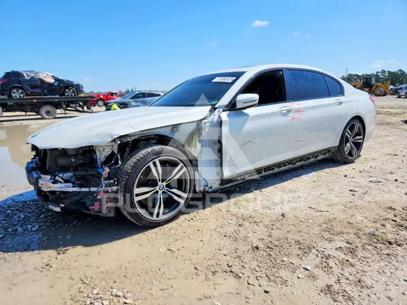 2018 BMW 750 фото