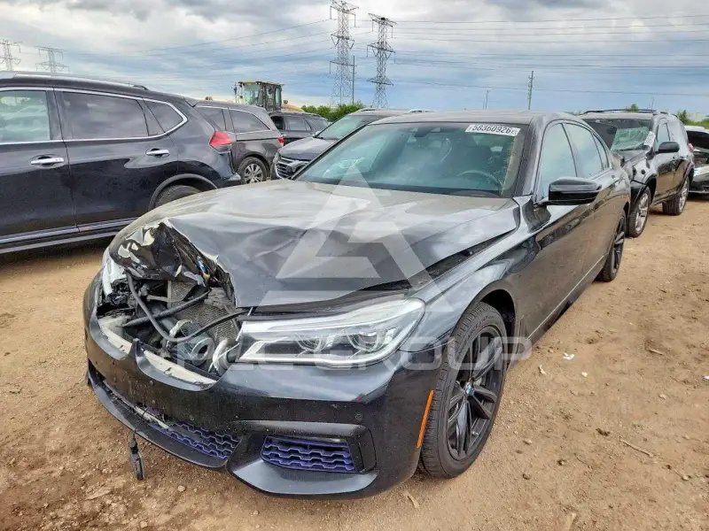 2018 BMW 750 фото