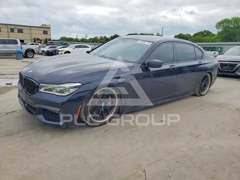 2018 BMW 750 фото