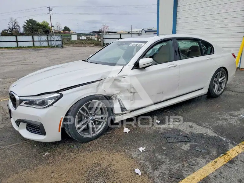 2018 BMW 750 фото