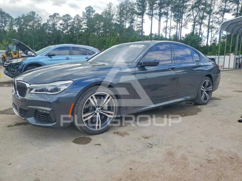 2018 BMW 750 photo