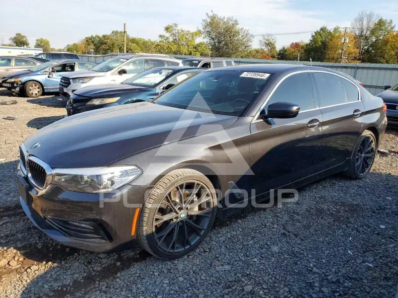 2018 BMW 530 photo