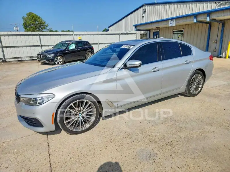 2018 BMW 530 фото