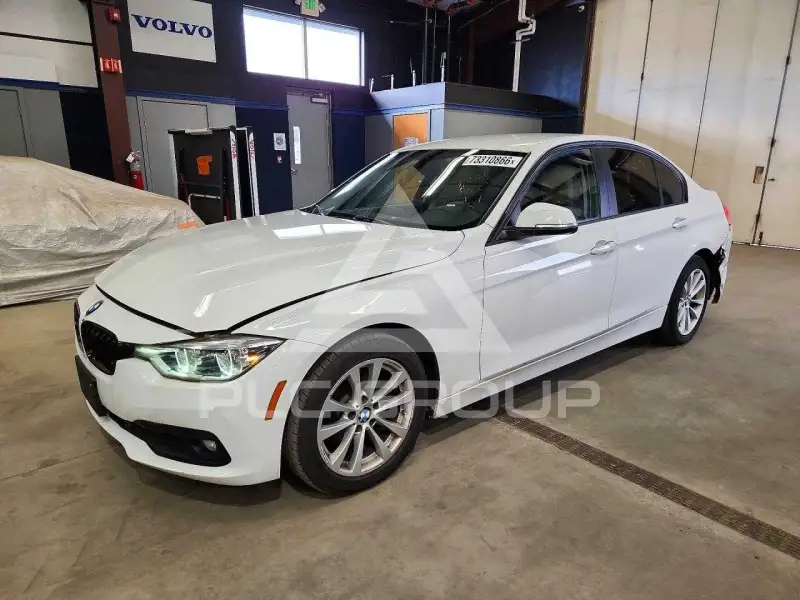 2018 BMW 320 photo