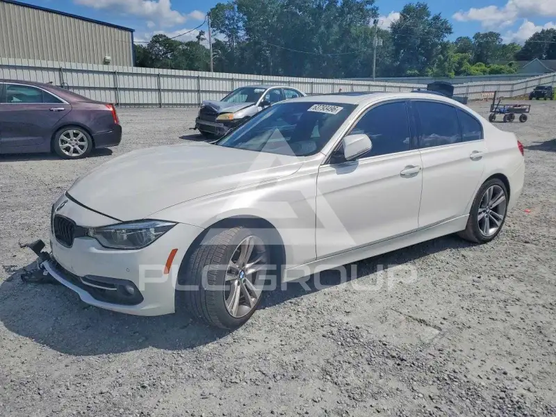 2018 BMW 330 photo