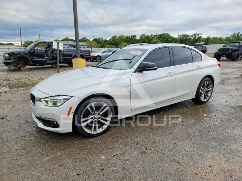 2018 BMW 330 photo