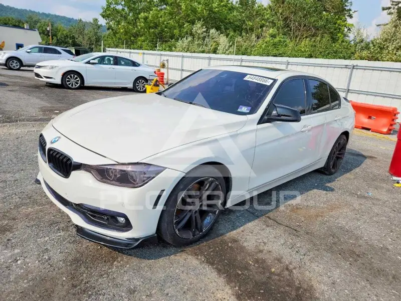 2018 BMW 330 photo