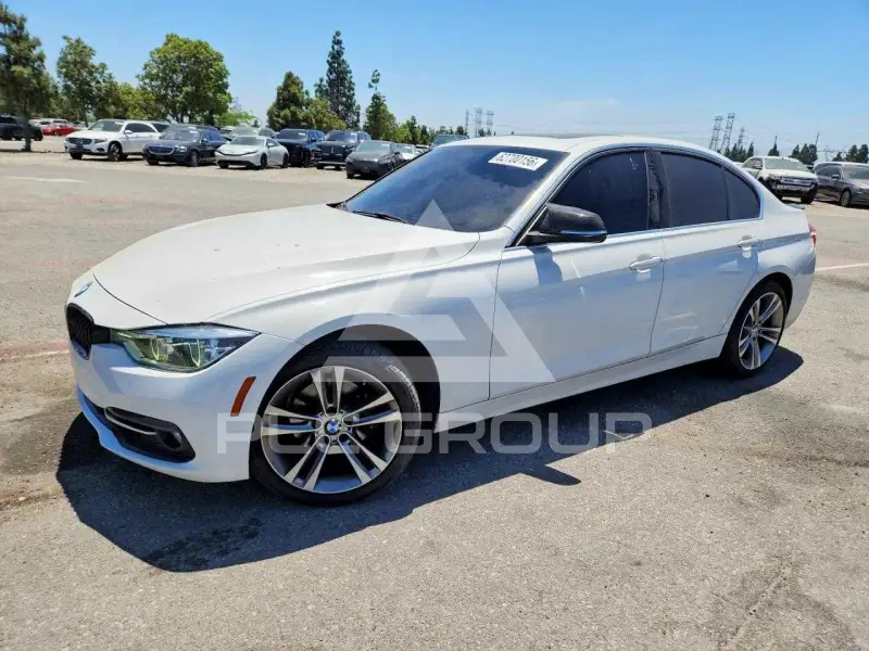 2018 BMW 330 photo
