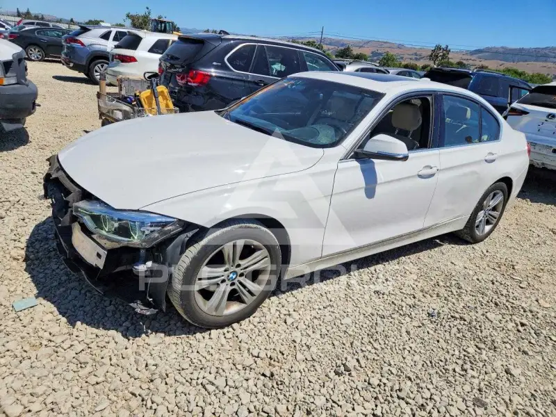 2018 BMW 330 photo