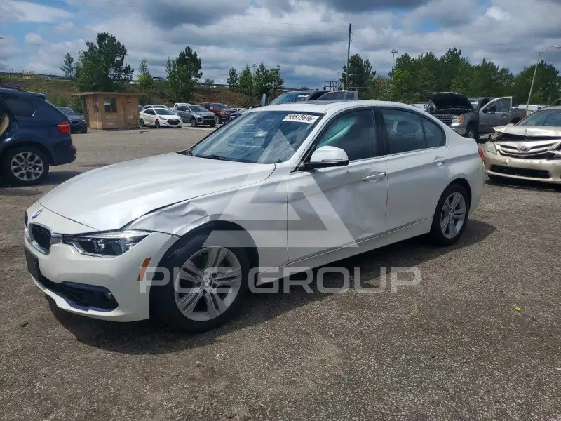 2018 BMW 330 photo