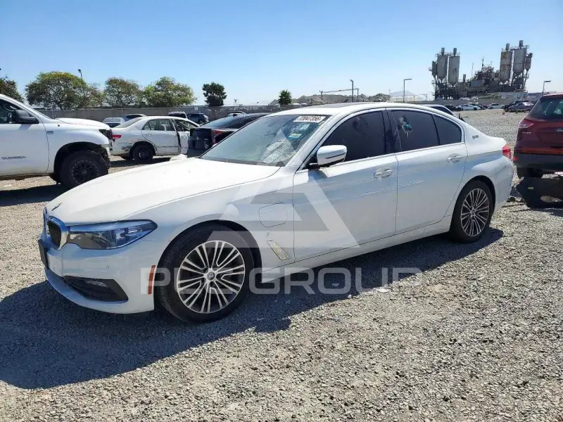 2018 BMW 530 photo