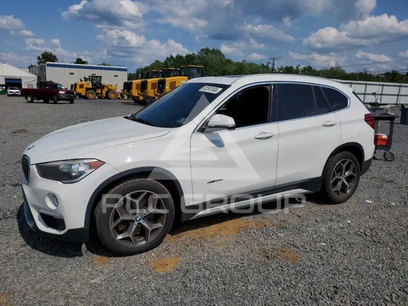 2018 BMW X1 фото