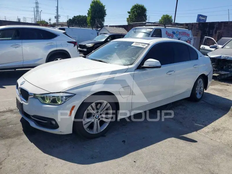 2018 BMW 330 photo