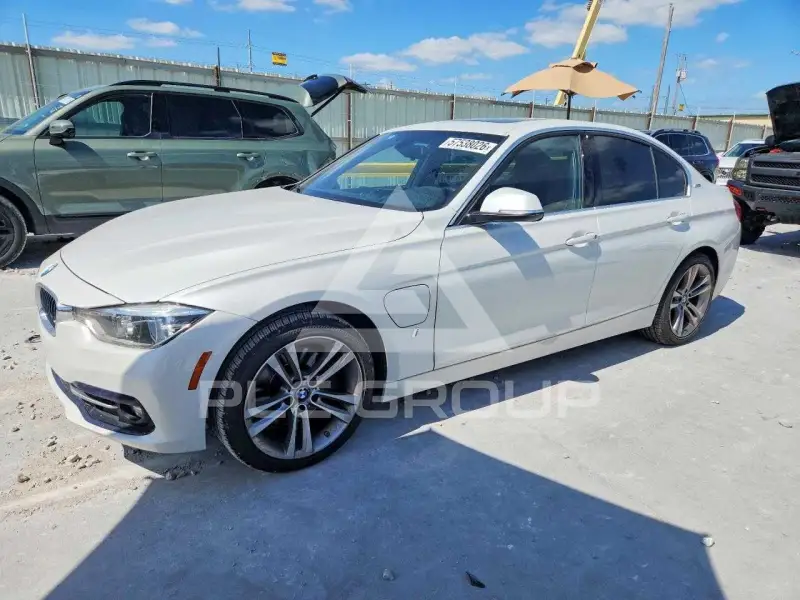 2018 BMW 330 фото