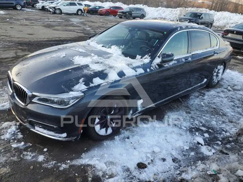 2018 BMW 750 фото