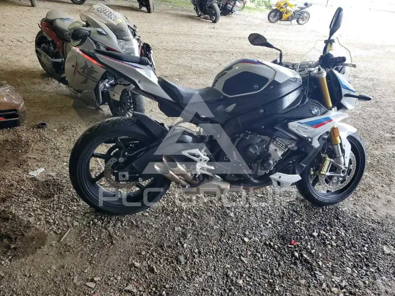 2018 BMW S1000 photo