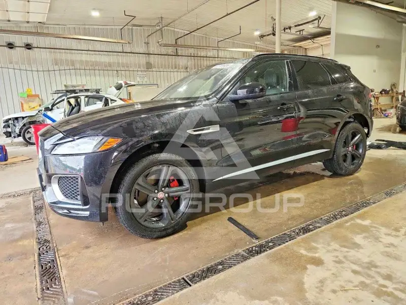 2018 Jaguar F-PACE photo
