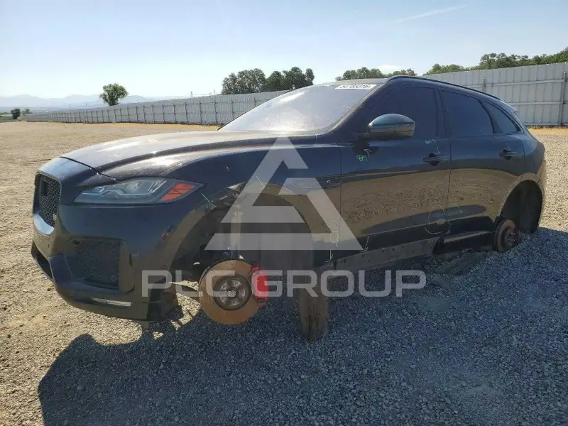 2018 Jaguar F-PACE photo