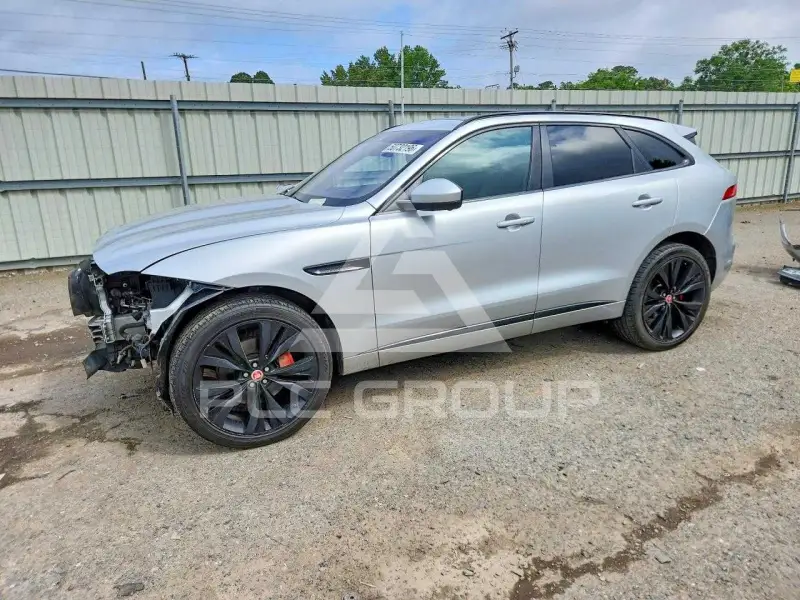 2018 Jaguar F-PACE photo