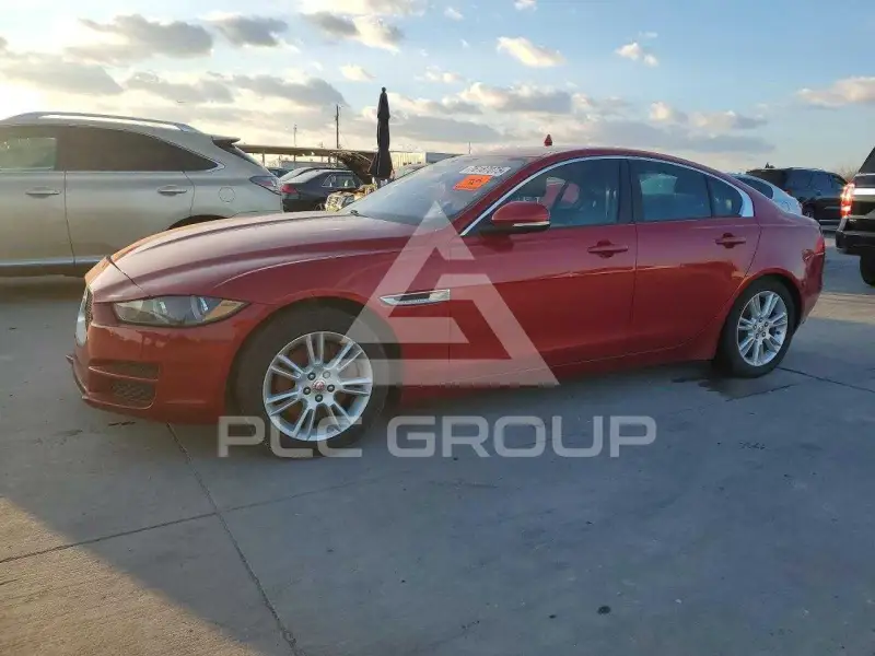 2018 Jaguar XE фото