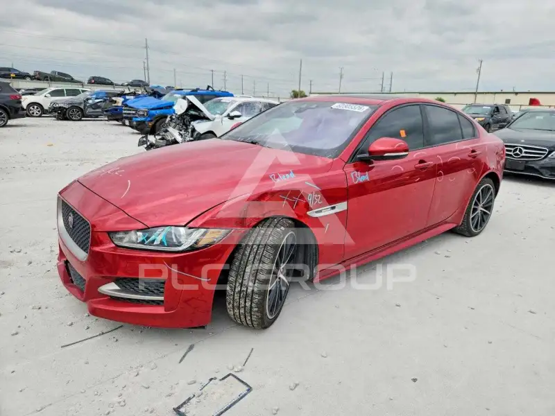 2018 Jaguar XE фото