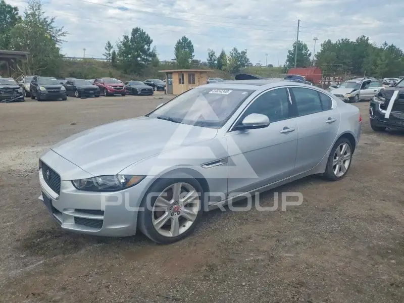 2018 Jaguar XE фото