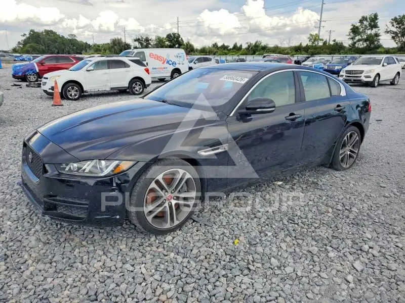 2018 Jaguar XE фото