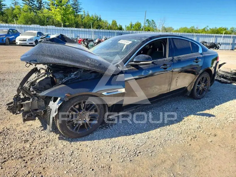 2018 Jaguar XE photo