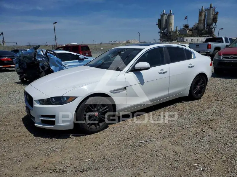 2018 Jaguar XE фото