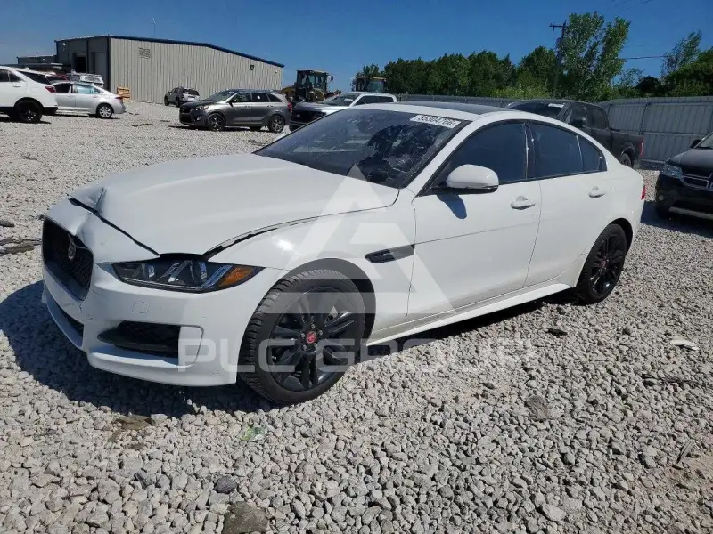 2018 Jaguar XE photo