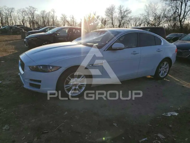 2018 Jaguar XE фото