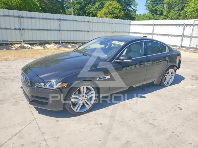 2018 Jaguar XE фото