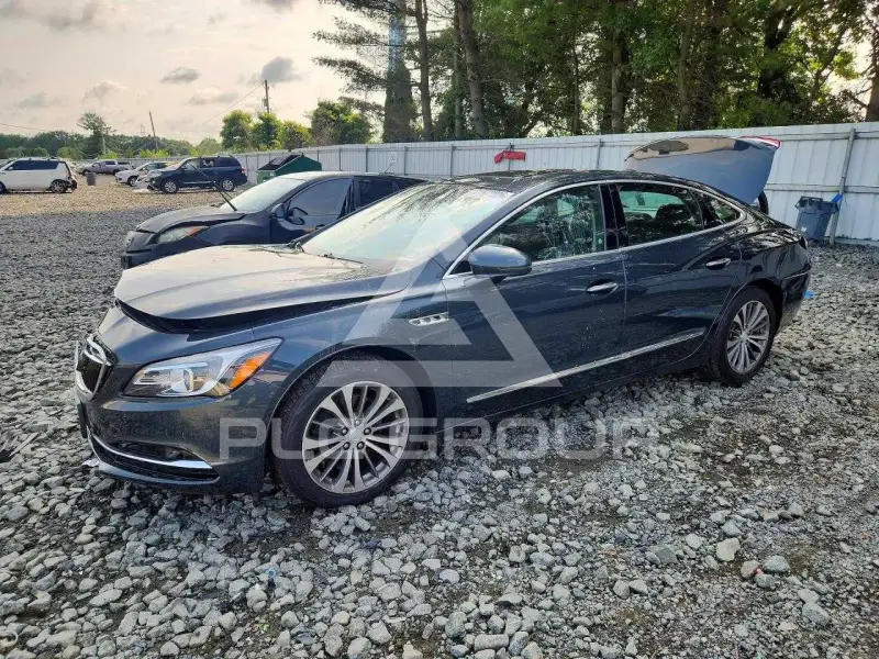 2018 Buick LACROSSE photo