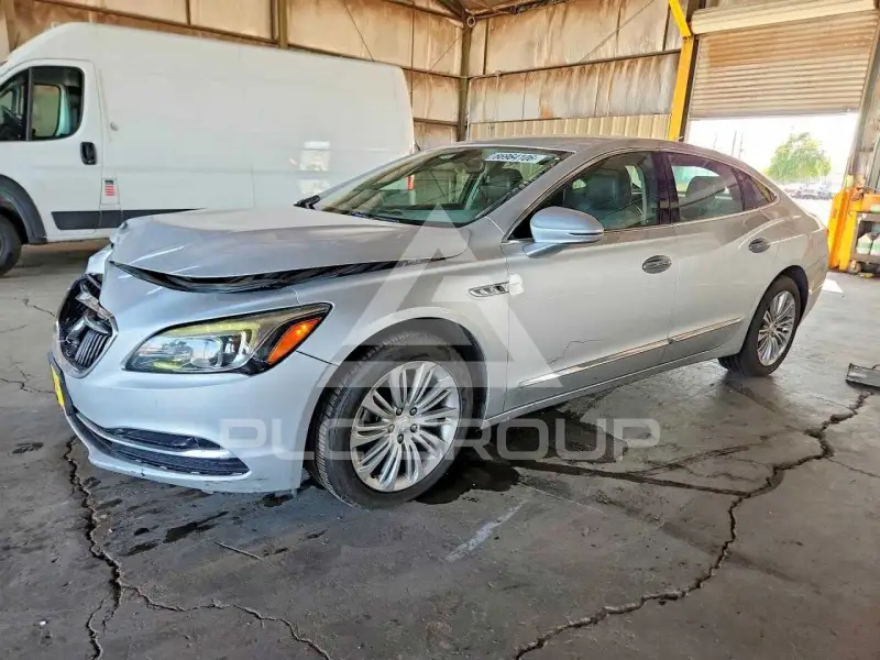 2018 Buick LACROSSE photo