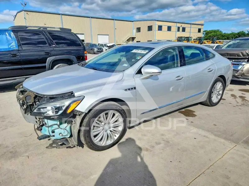 2018 Buick LACROSSE photo